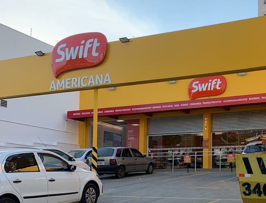 Rede de carnes Swift inaugura açougue na Avenida Brasil