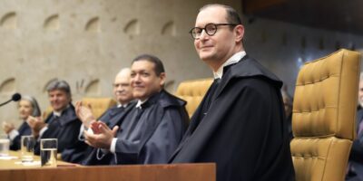 cristiano zanin é empossado no cargo de ministro do stf