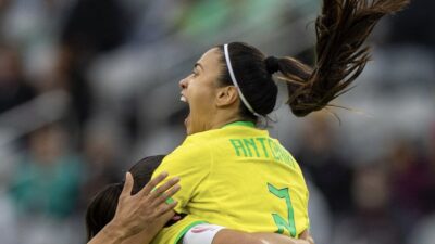 brasil derrota méxico e se garante na decisão da copa ouro feminina