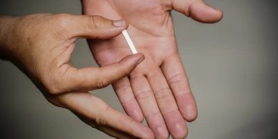 associaodehormonologiacriticadecisodaanvisadesuspenderimplanteshormonaismanipulados 0350699001730358904.jpeg