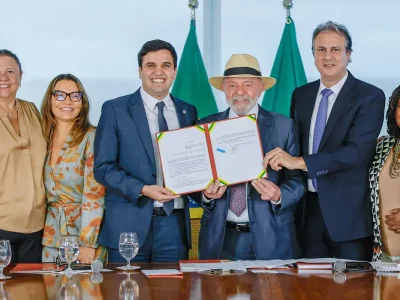 lula sanciona lei que restringe uso de celular em escolas