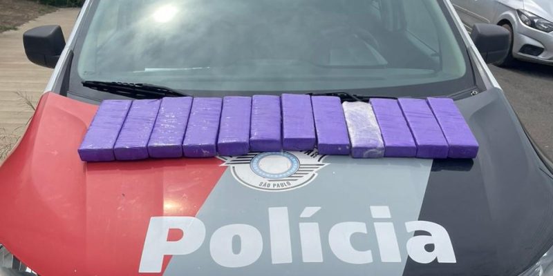 três pessoas são detidas em santa bárbara d'oeste por tráfico de drogas e receptação de veículo furtado