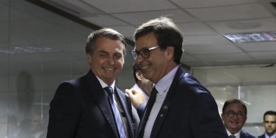bolsonaro participa da posse do presidente da embratur, gilson machado