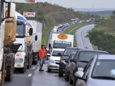 caminhoes em estradas 2