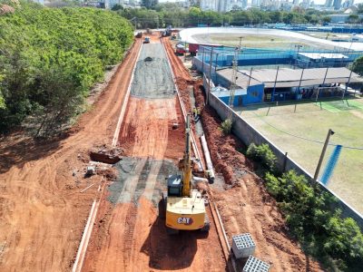 prefeitura inicia execução da base do pavimento da nova avenida americana