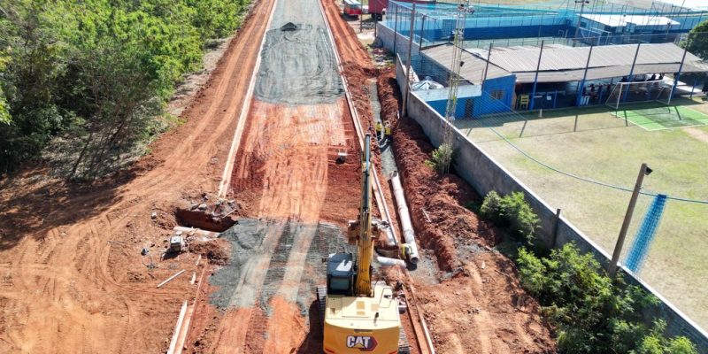 prefeitura inicia execução da base do pavimento da nova avenida americana