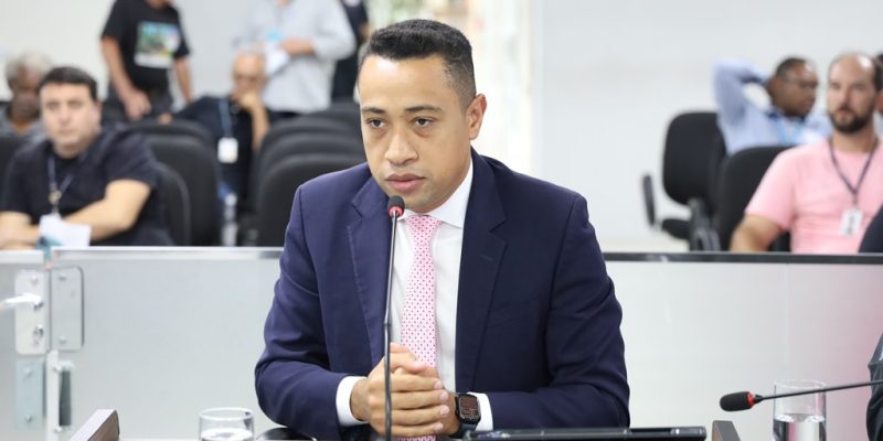 levi rossi aparelhos