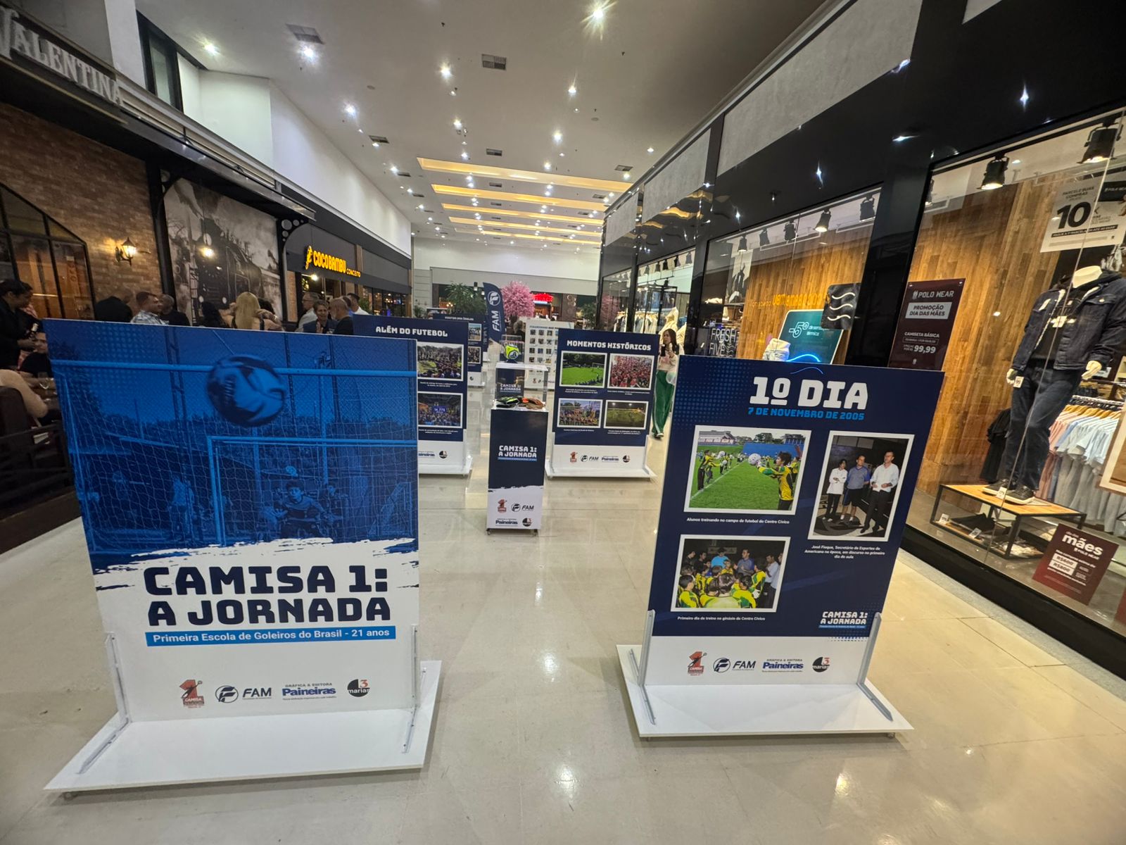 fam abre exposição sobre a história da camisa 1 no tivoli shopping
