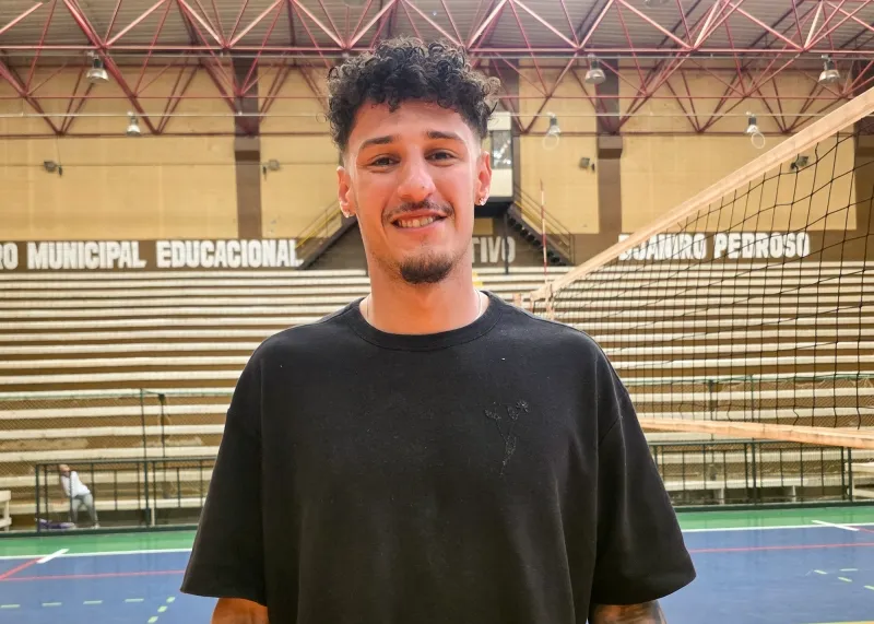 atleta de vôlei revelado em santa bárbara realiza sonho de jogar no exterior