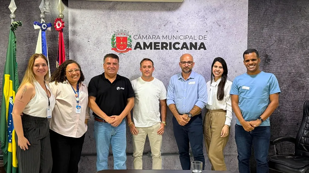 FAM concede bolsas de estudo integrais para os cinco conselheiros tutelares de Americana