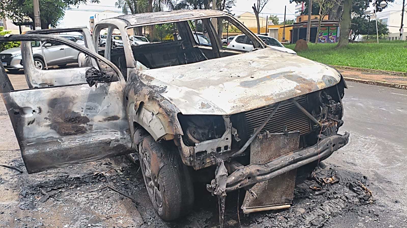 Amarok&nbsp;pega&nbsp;fogo&nbsp;na&nbsp;Avenida&nbsp;Campos&nbsp;Salles,&nbsp;no&nbsp;centro&nbsp;de&nbsp;Americana